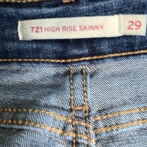 Levi's High Rise Dark Wash Skinny 721 Jeans - Picture 10 of 11